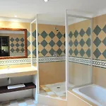 Hotel Domaine Du Grand Malherbes